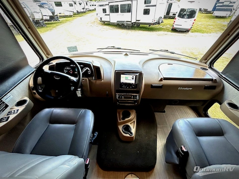 2022 Winnebago Adventurer 36Z RV Photo 2