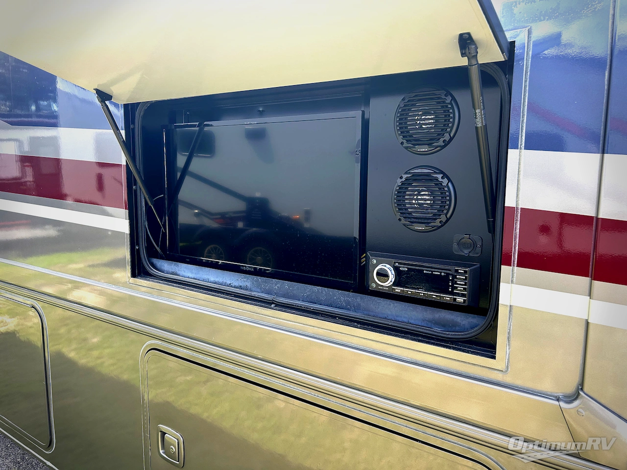 2022 Winnebago Adventurer 36Z Photo 23