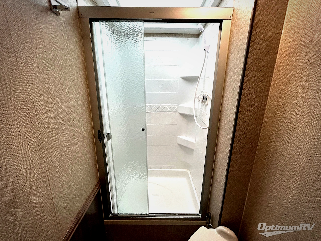 2022 Winnebago Adventurer 36Z Photo 22