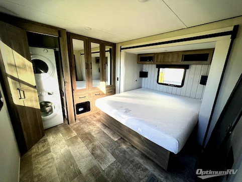 2025 Palomino Puma Destination 403LFT RV Photo 4