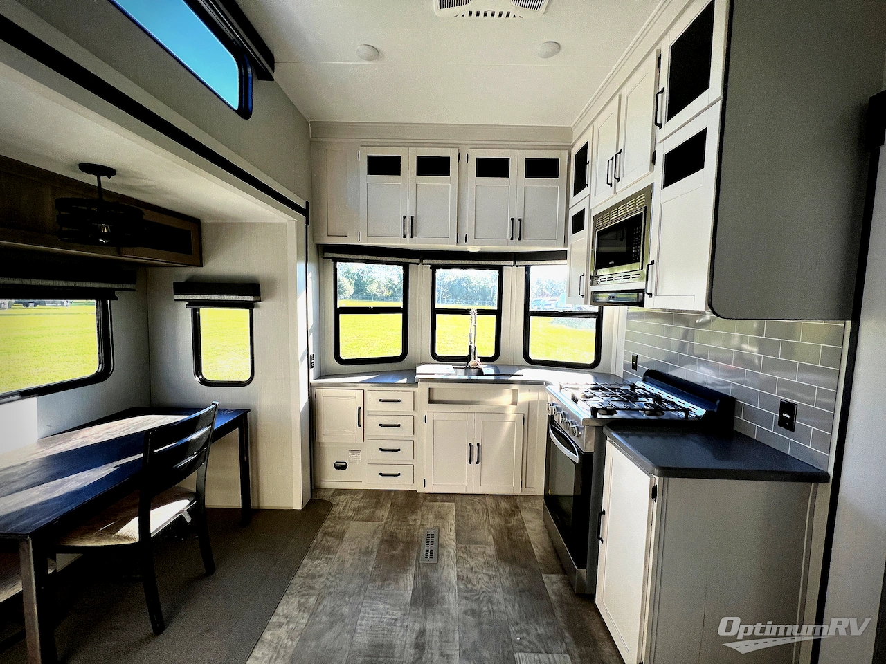 2025 Palomino Puma Destination 403LFT Photo 10