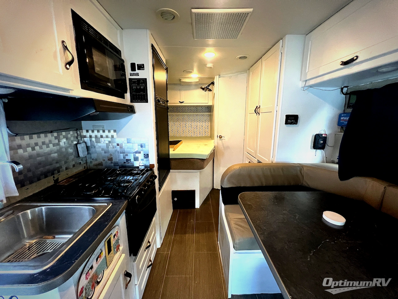 2018 Winnebago Minnie Winnie 22R Photo 4