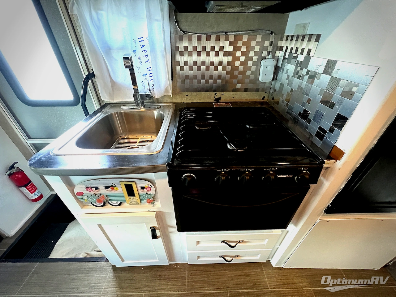 2018 Winnebago Minnie Winnie 22R Photo 10