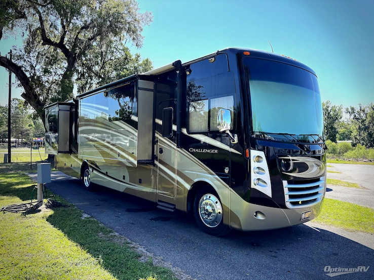2014 Thor Challenger 37GT RV Photo 1