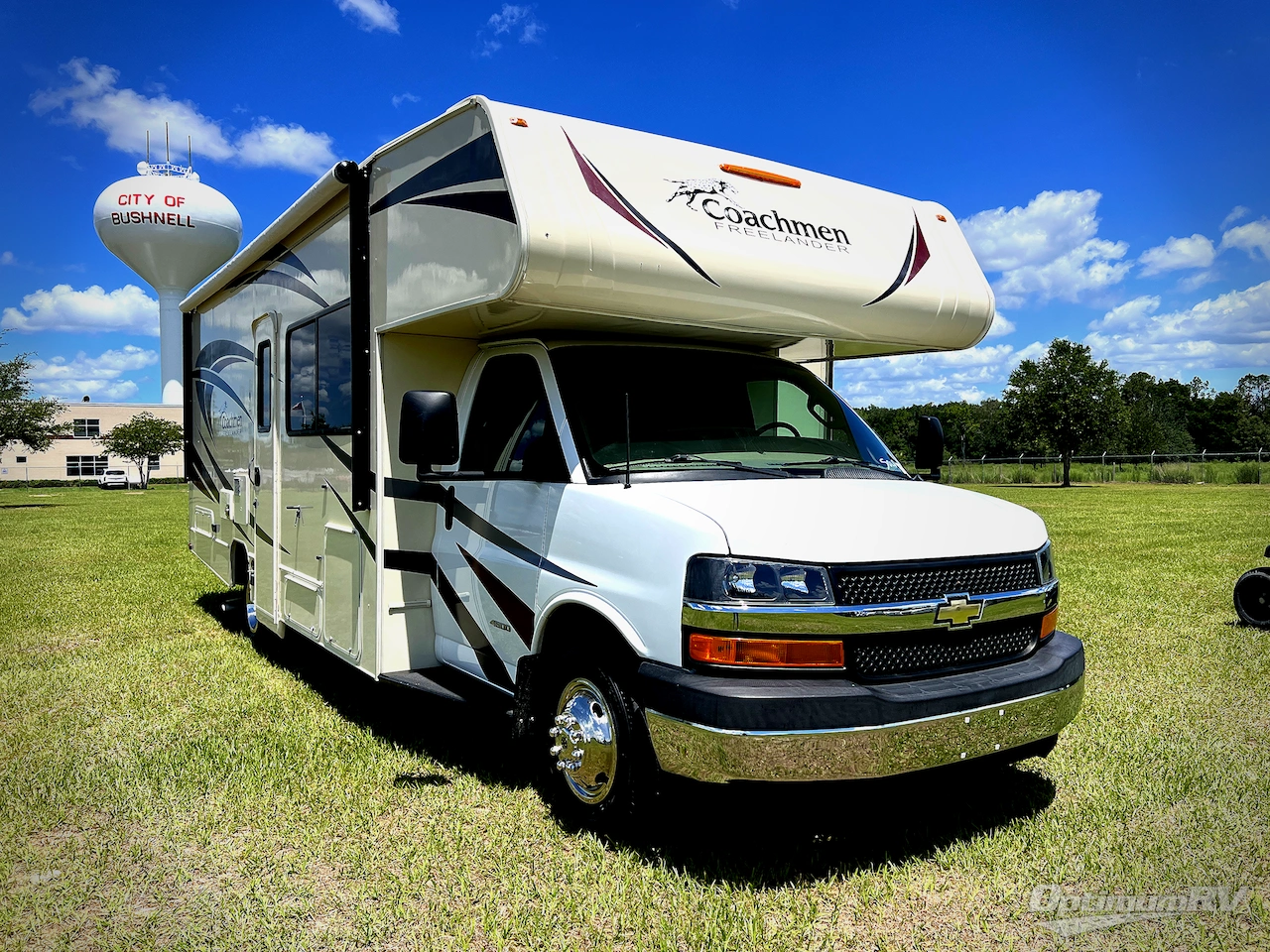 2019 Coachmen Freelander 26DS Chevy 4500 Photo 1