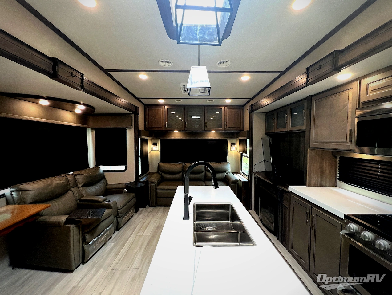 2021 Grand Design Solitude S-Class 2930RL Photo 3