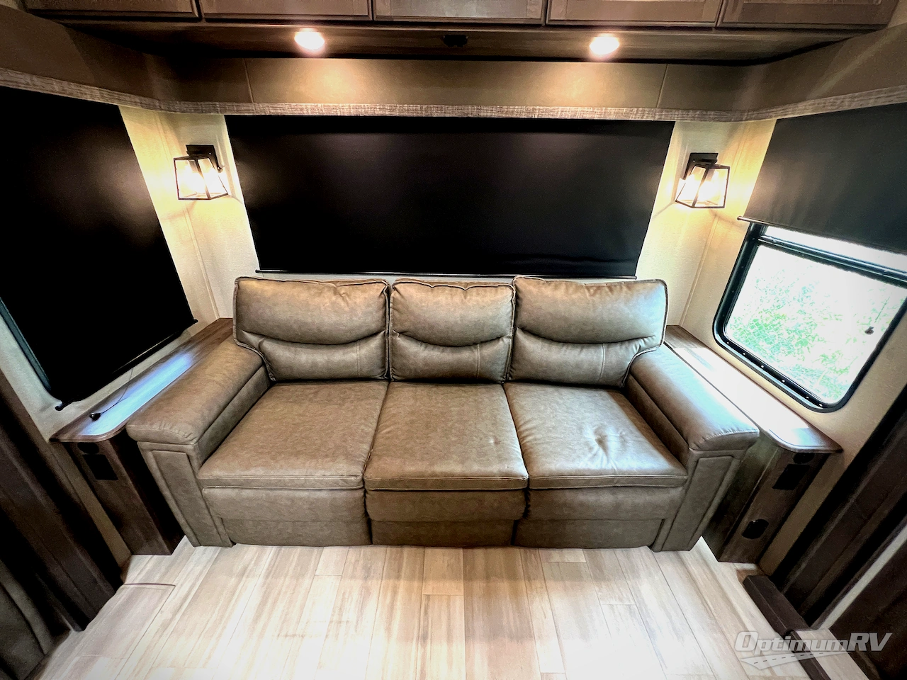 2021 Grand Design Solitude S-Class 2930RL Photo 5