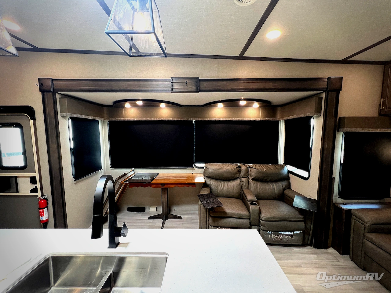 2021 Grand Design Solitude S-Class 2930RL Photo 6