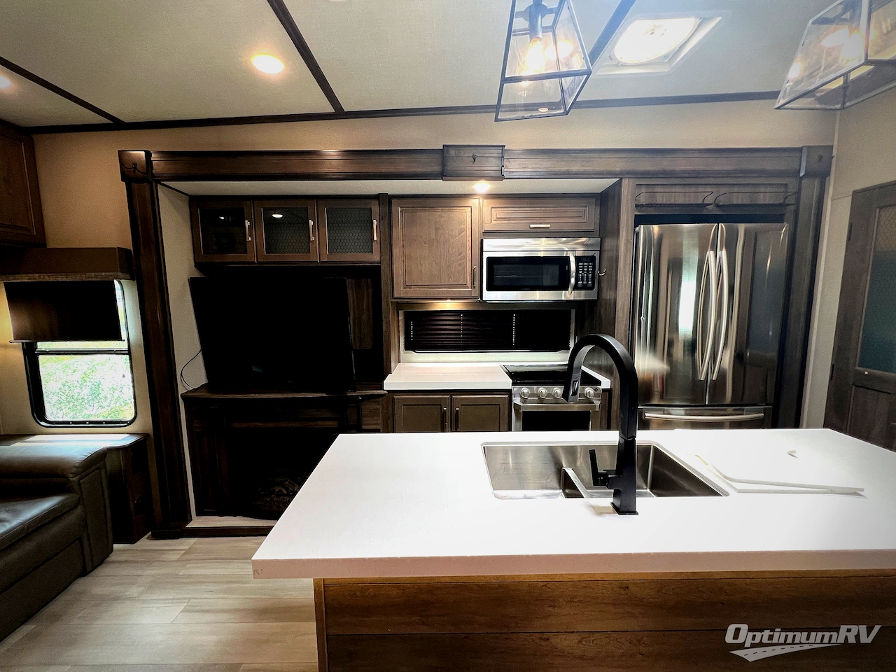 2021 Grand Design Solitude S-Class 2930RL Photo 9