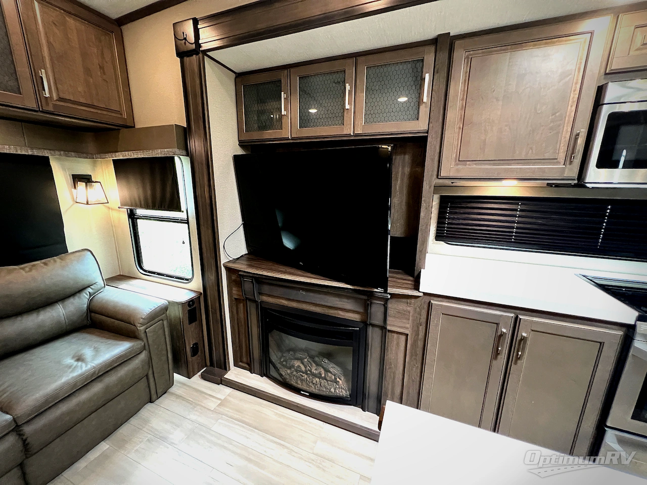 2021 Grand Design Solitude S-Class 2930RL Photo 10