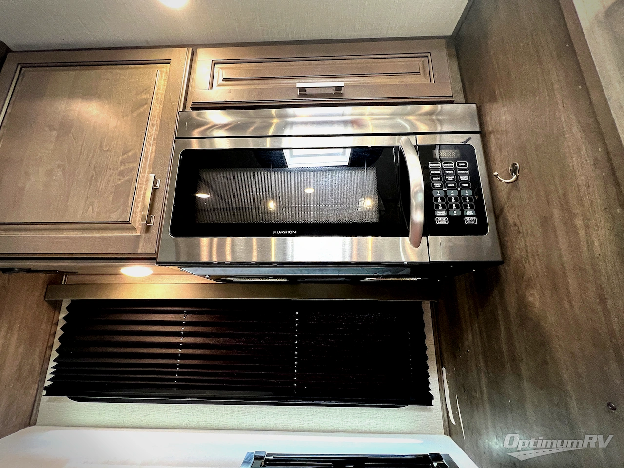 2021 Grand Design Solitude S-Class 2930RL Photo 12