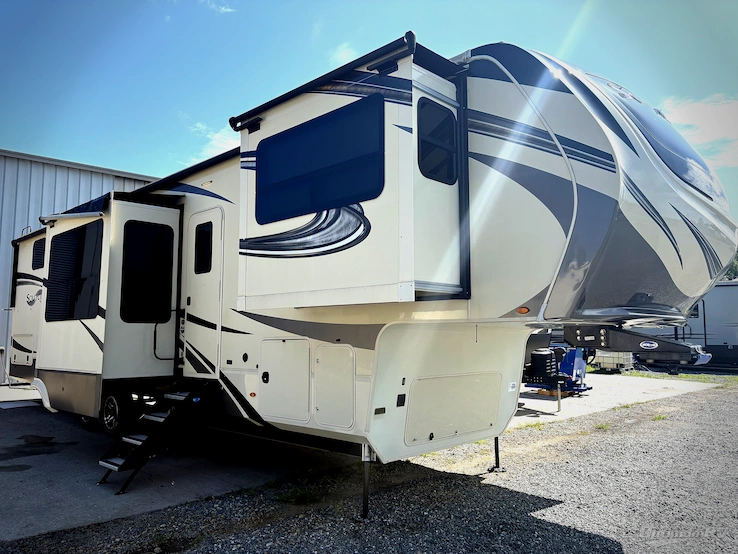 2021 Grand Design Solitude 380FL R RV Photo 1