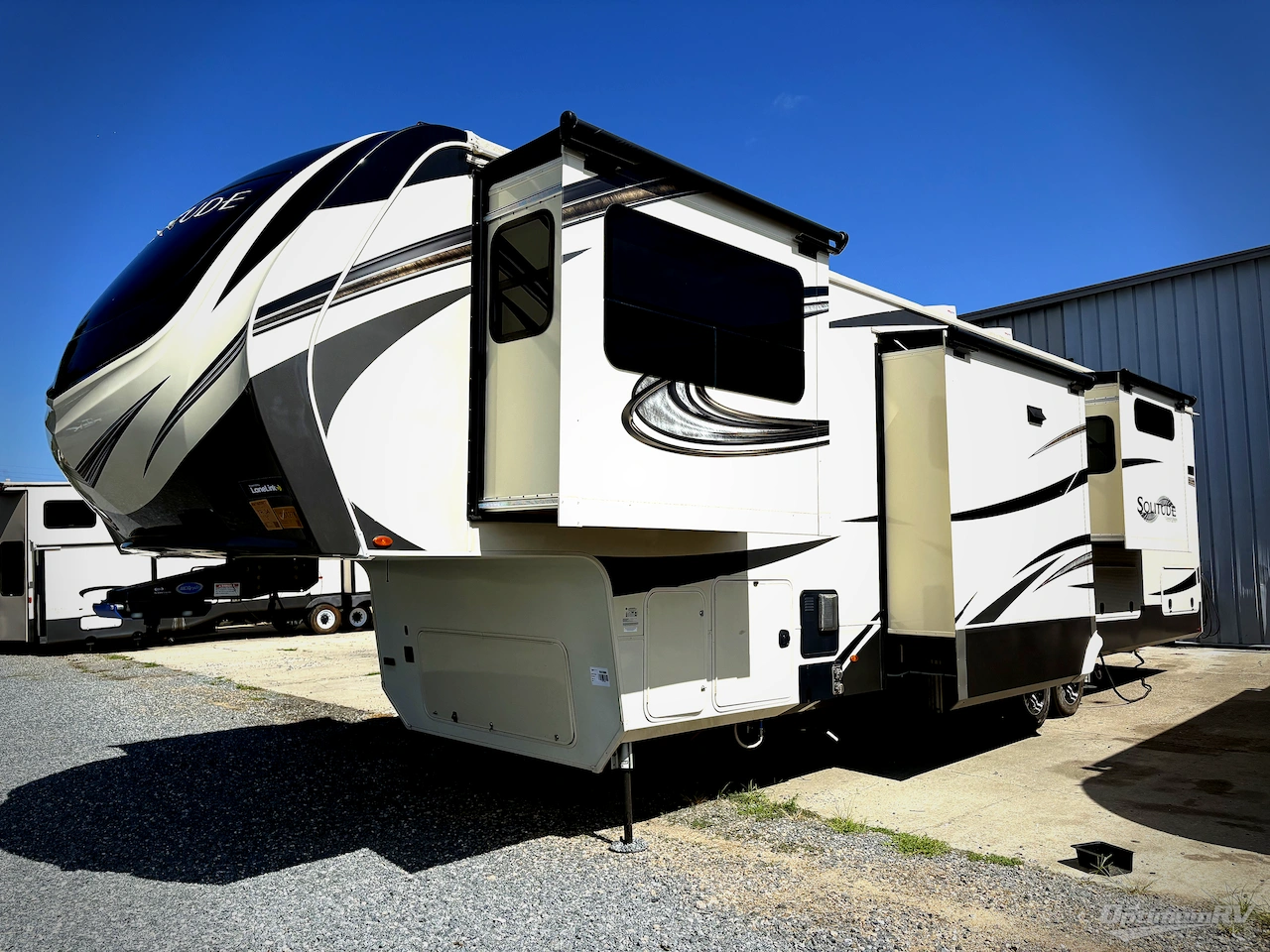 2021 Grand Design Solitude 380FL R Photo 3