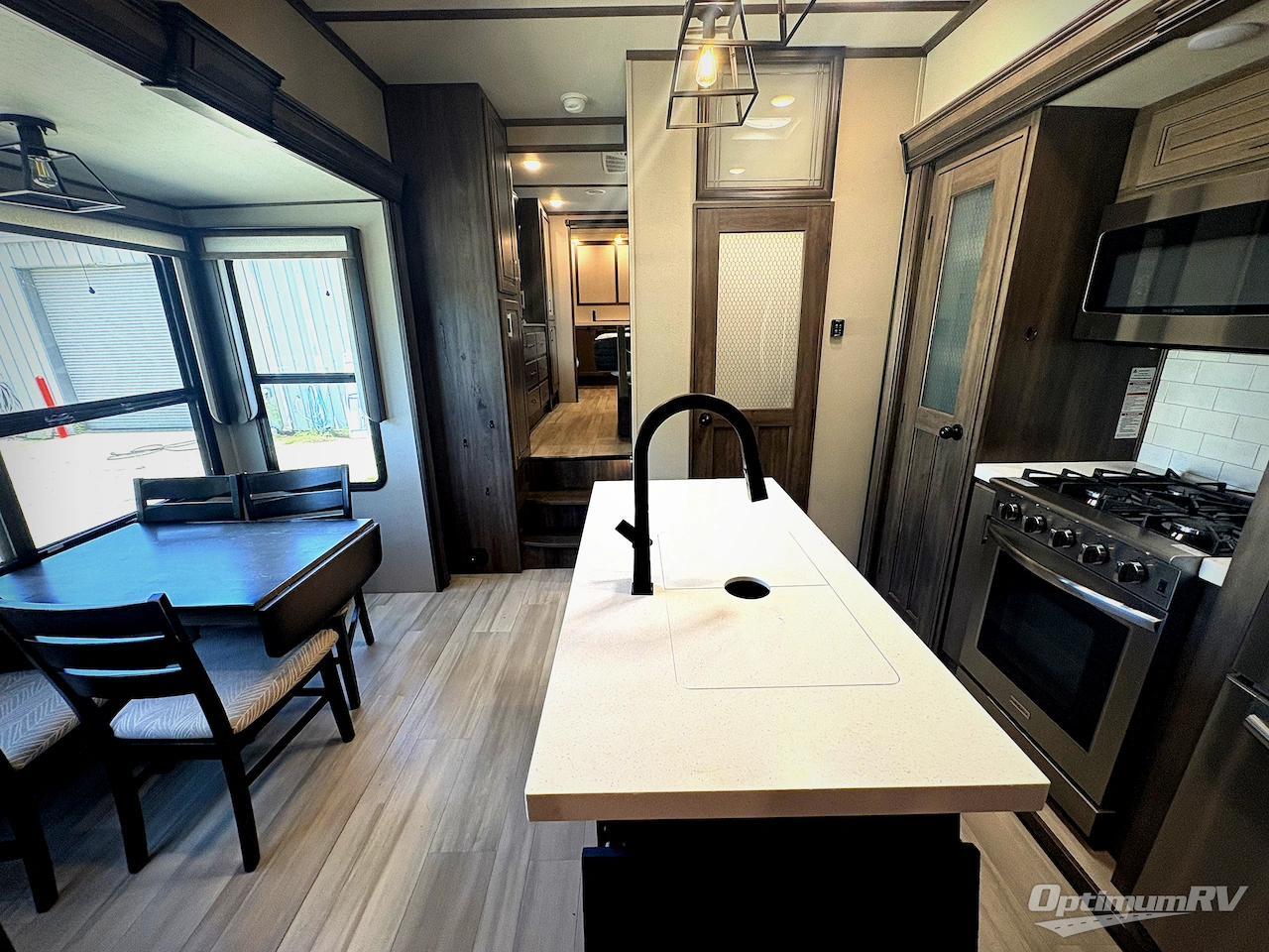 2021 Grand Design Solitude 380FL R Photo 4