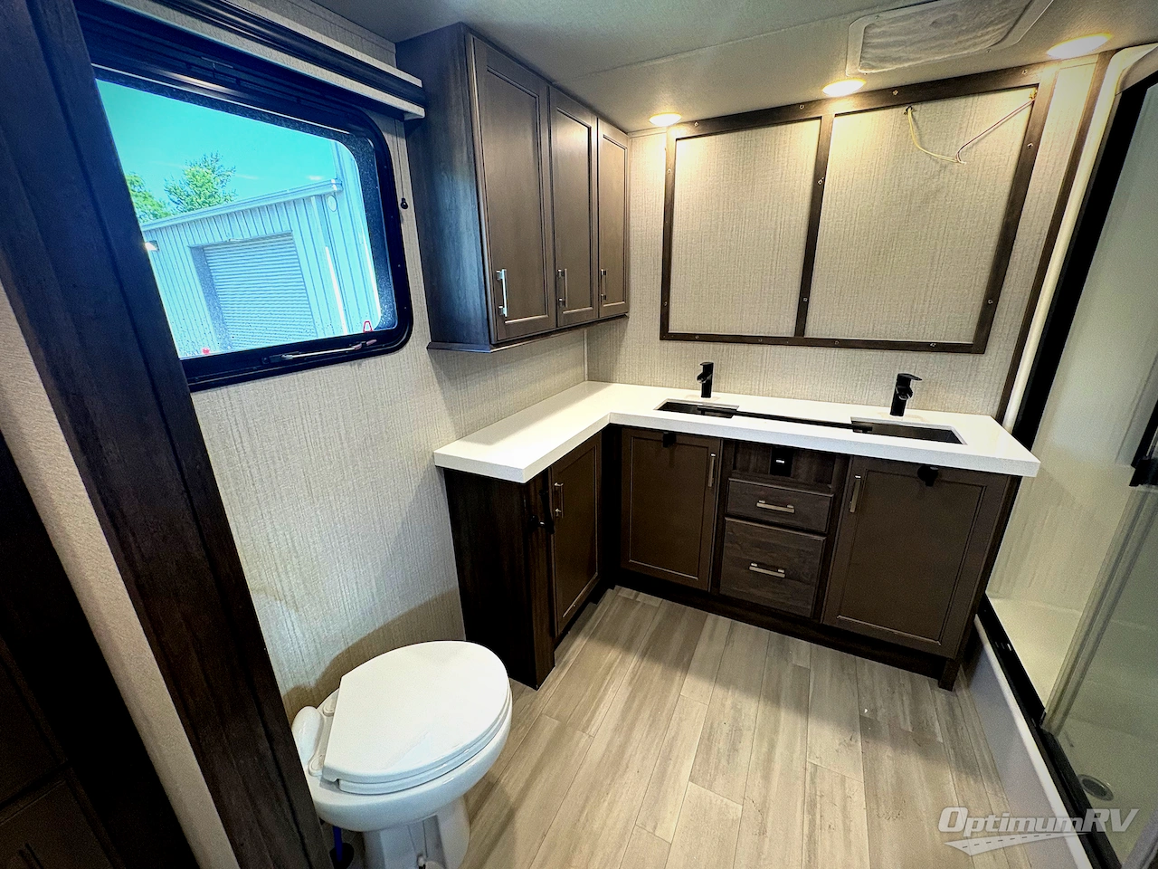 2021 Grand Design Solitude 380FL R Photo 15