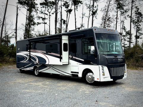 2016 Itasca Suncruiser 38Q RV Photo 4