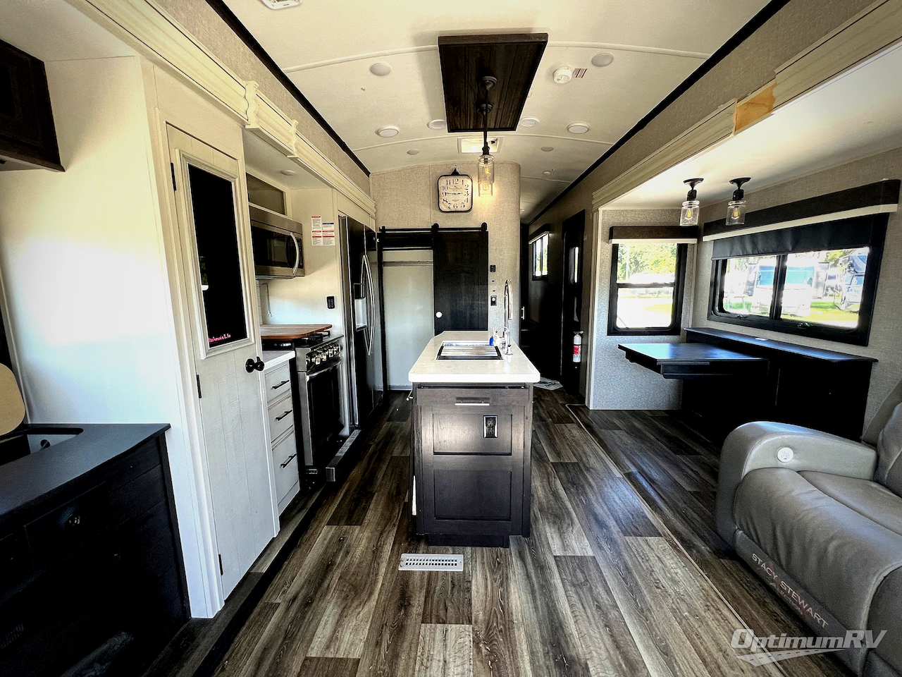 2022 Jayco North Point 377RLBH Photo 5