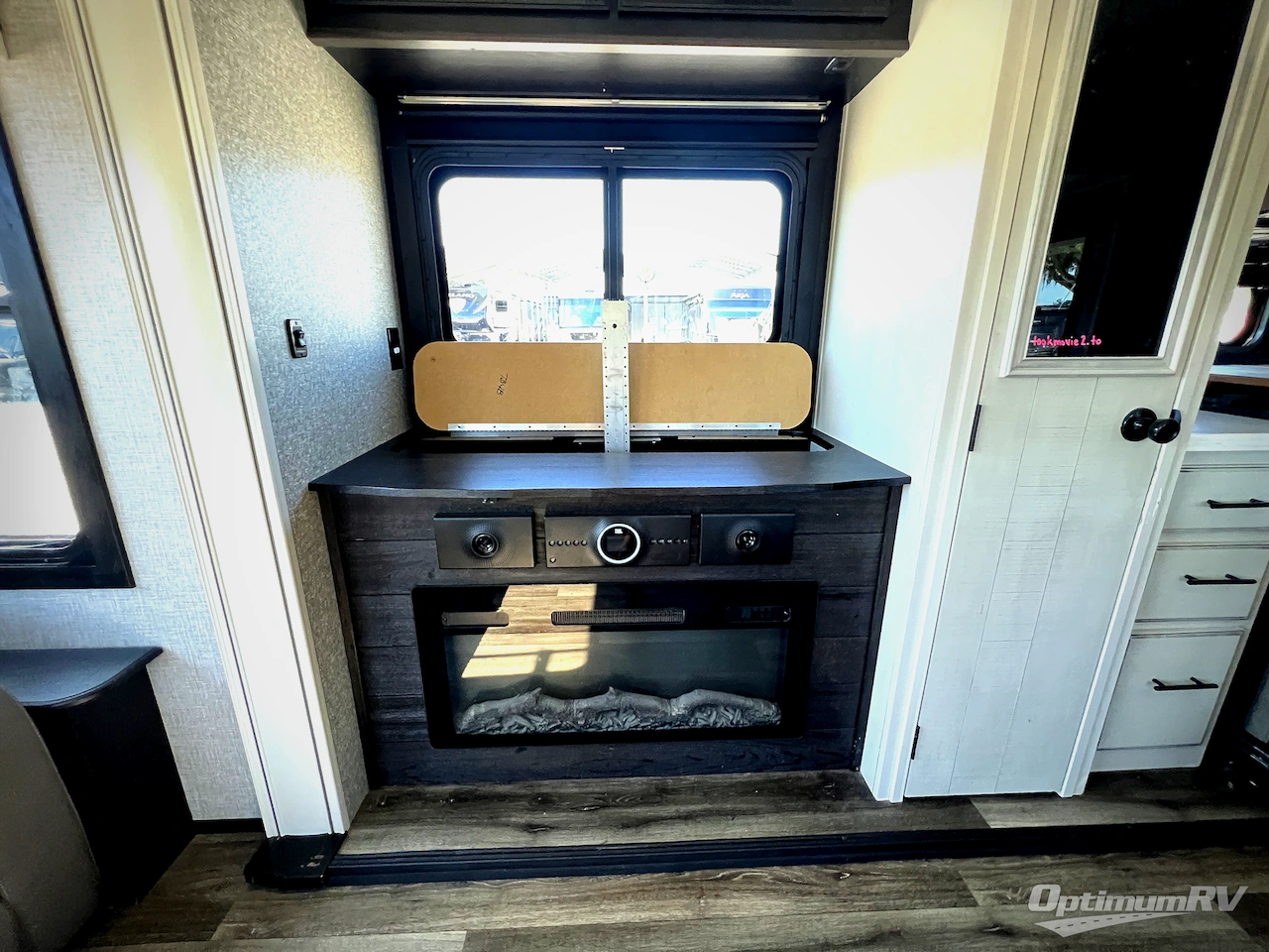 2022 Jayco North Point 377RLBH Photo 7