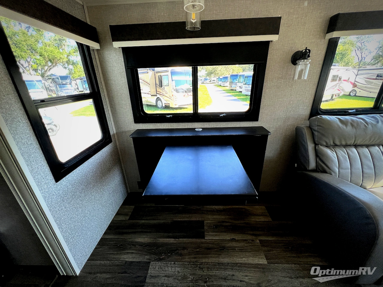 2022 Jayco North Point 377RLBH Photo 9