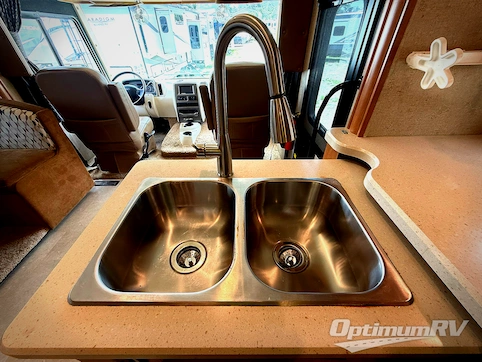 2015 Winnebago Vista 27N RV Photo 4