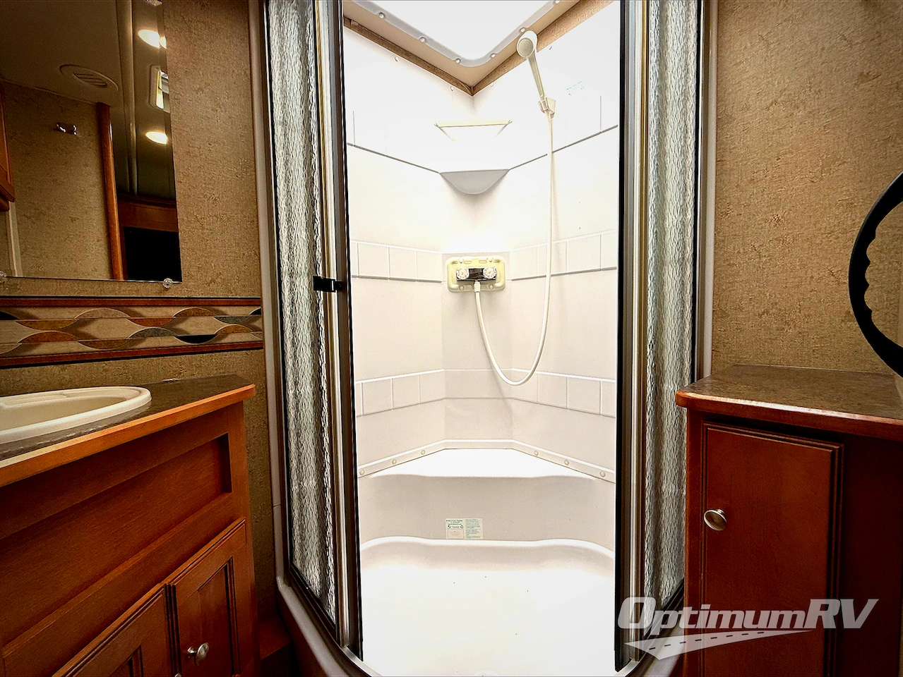 2015 Winnebago Vista 27N Photo 13