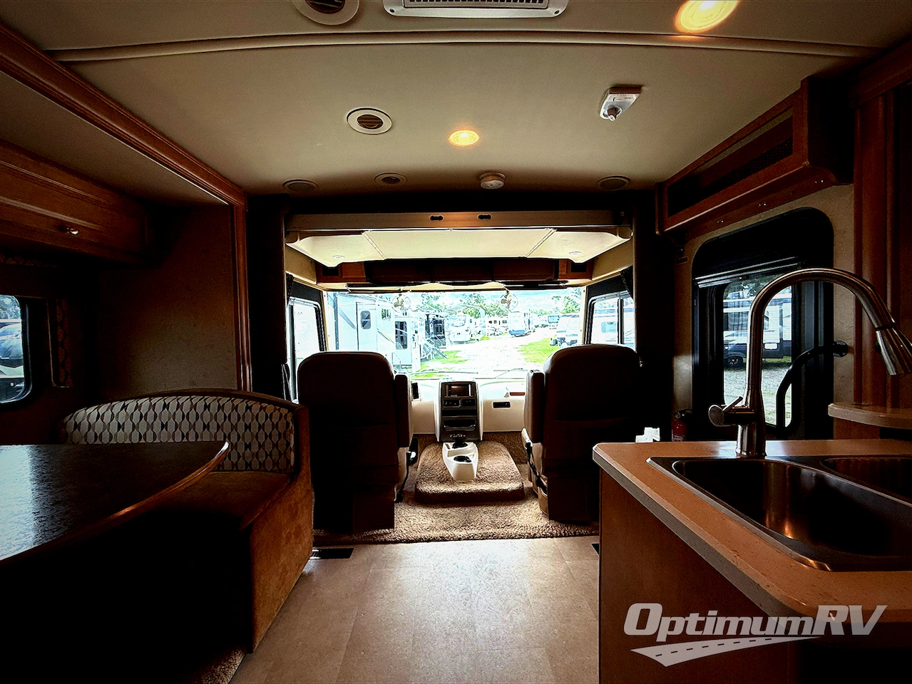 2015 Winnebago Vista 27N Photo 5