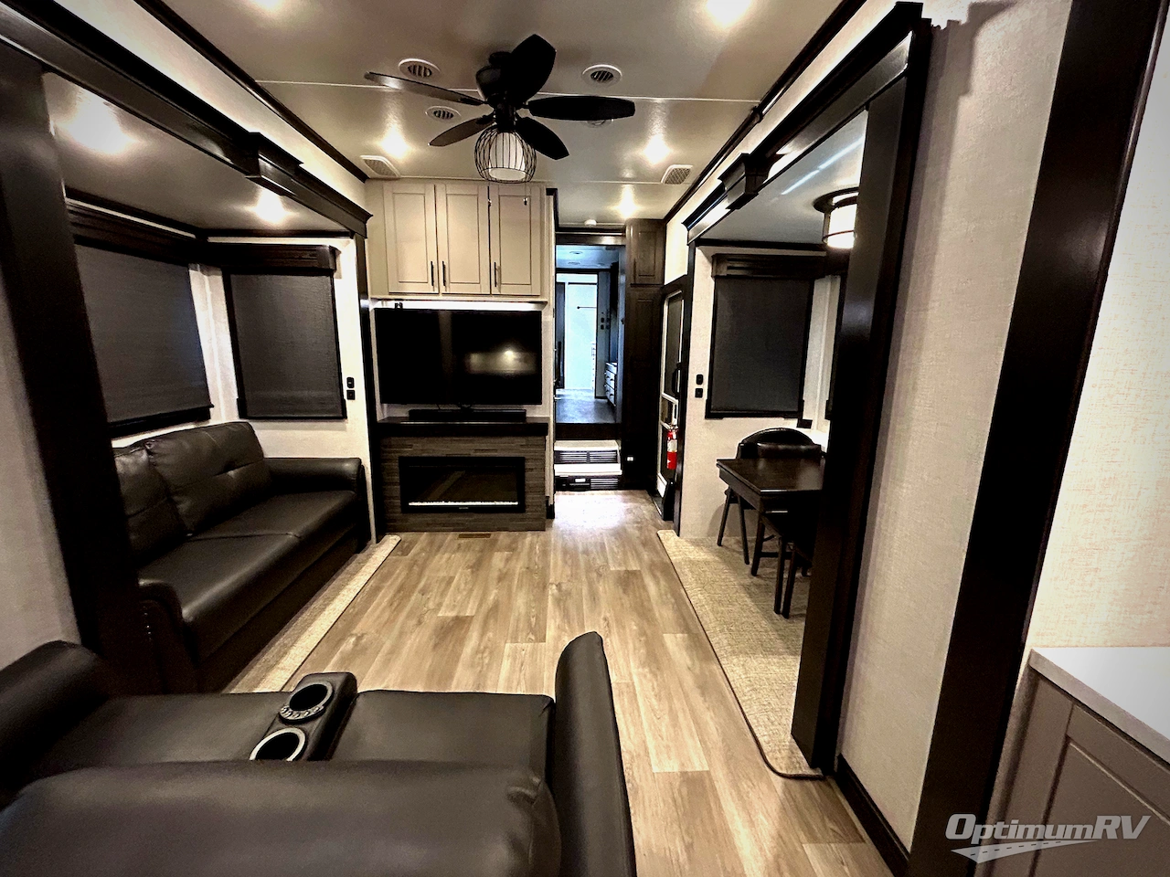 2021 Redwood Redwood 4001LK Photo 5