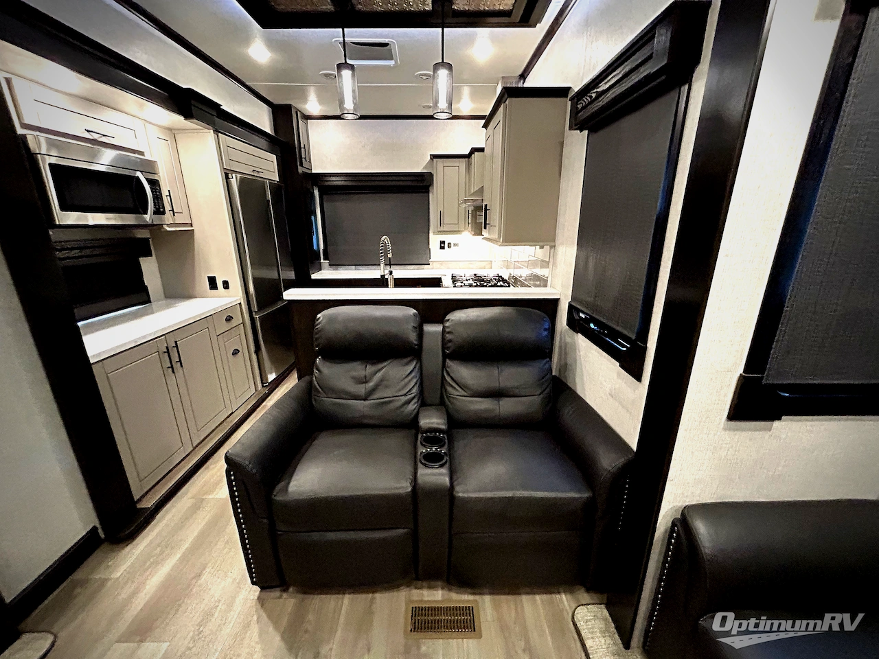 2021 Redwood Redwood 4001LK Photo 20