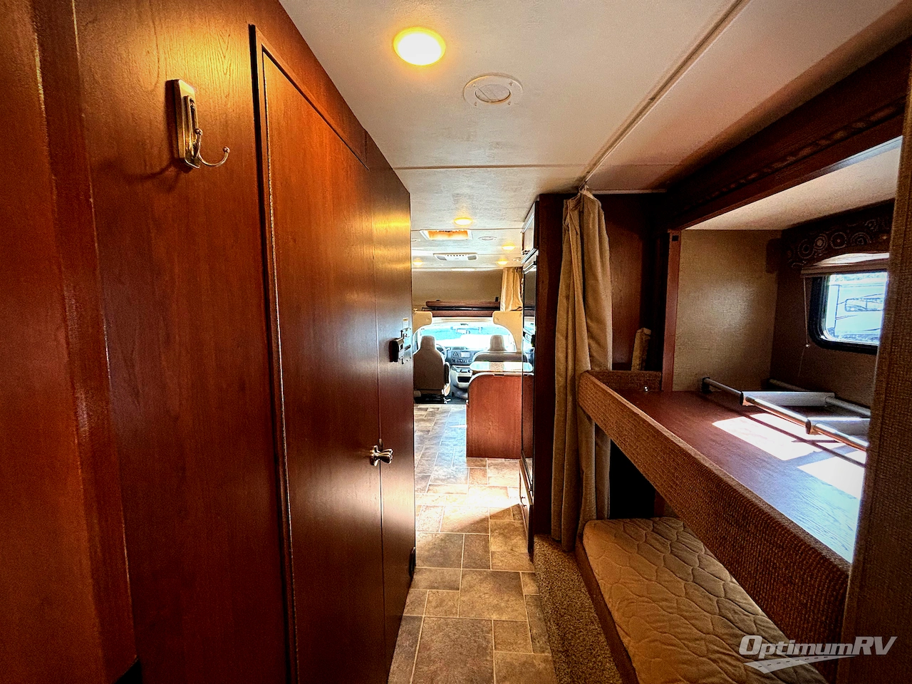 2016 Thor Four Winds 30C Photo 24
