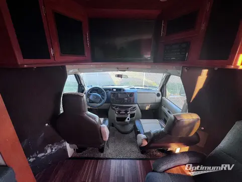 2012 Coachmen Concord 301SS Ford RV Photo 2