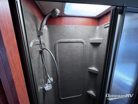 2012 Coachmen Concord 301SS Ford RV Photo 4