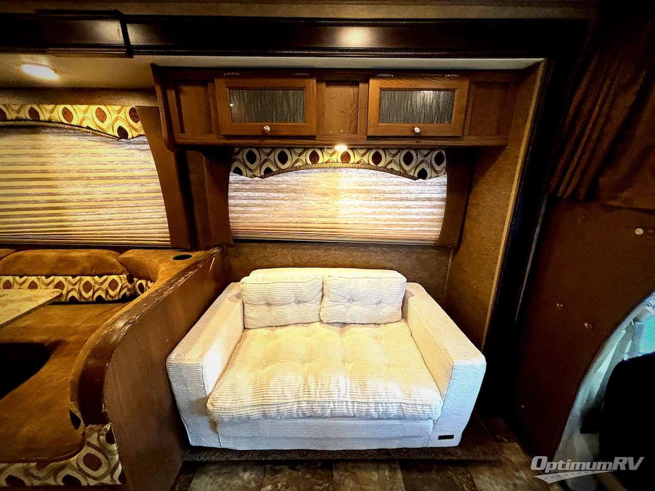 2015 Coachmen Leprechaun 319DS Ford 450 Photo 12