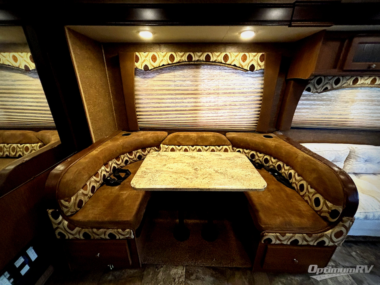 2015 Coachmen Leprechaun 319DS Ford 450 Photo 13