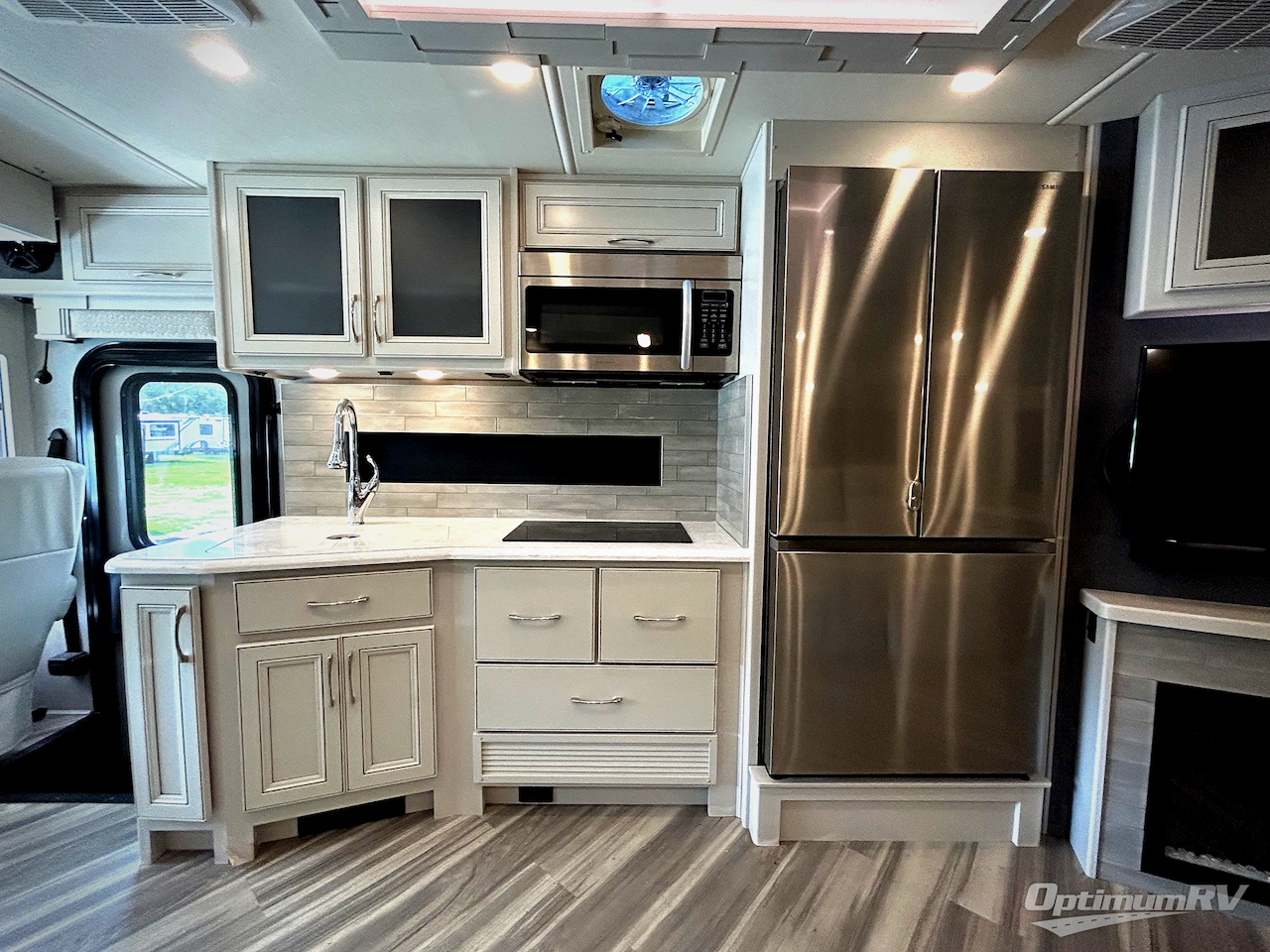 2022 Fleetwood Southwind 35K Photo 6