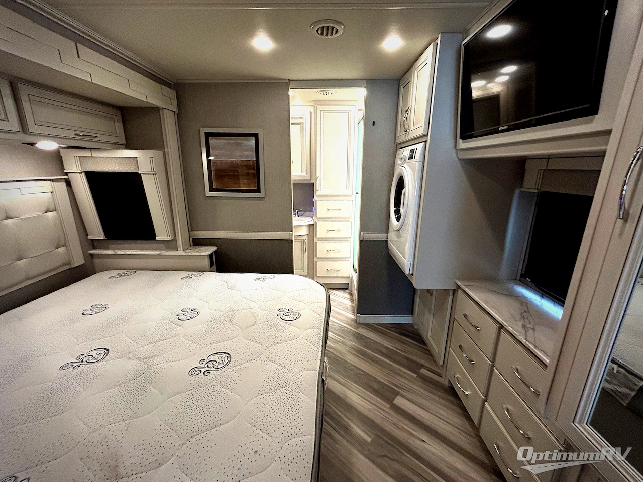2022 Fleetwood Southwind 35K Photo 16