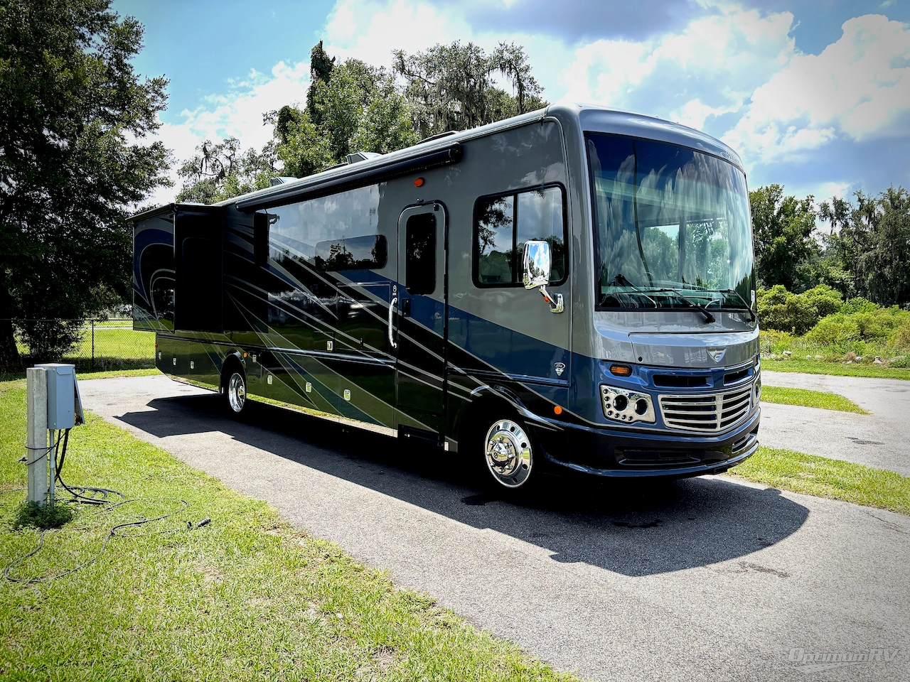 2022 Fleetwood Southwind 35K Photo 1