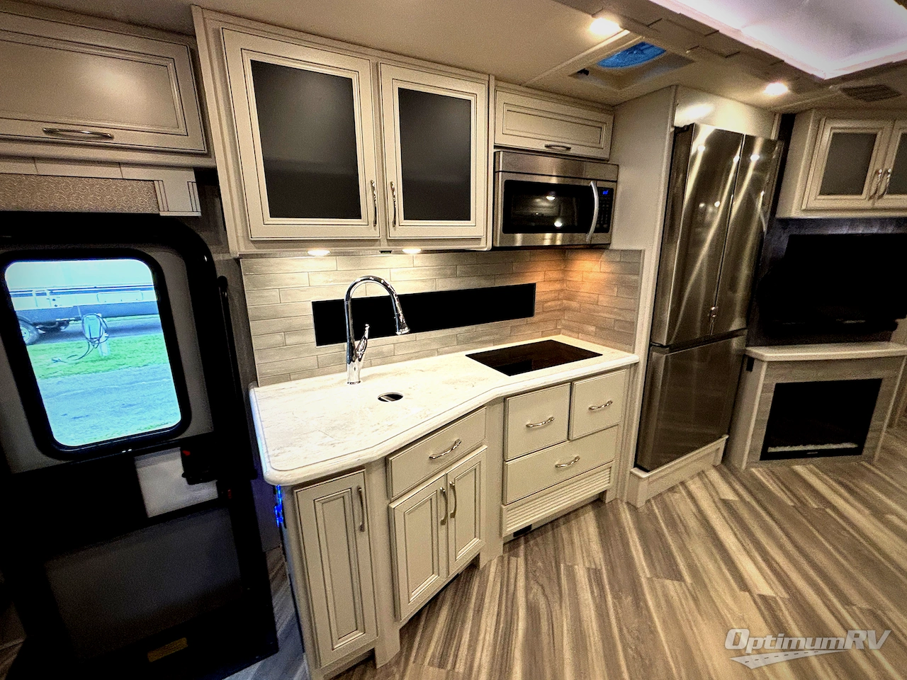 2022 Fleetwood Southwind 35K Photo 11