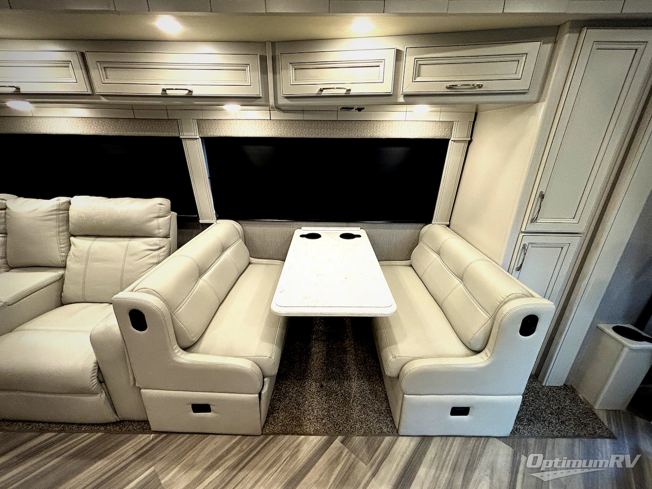 2022 Fleetwood Southwind 35K Photo 12