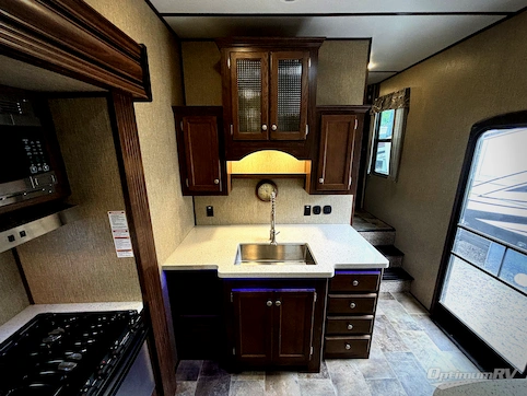 2017 Keystone Sprinter 353FWDEN RV Photo 2