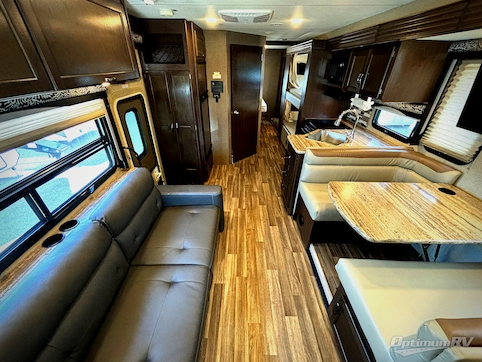 2018 Thor ACE 30.2 RV Photo 2