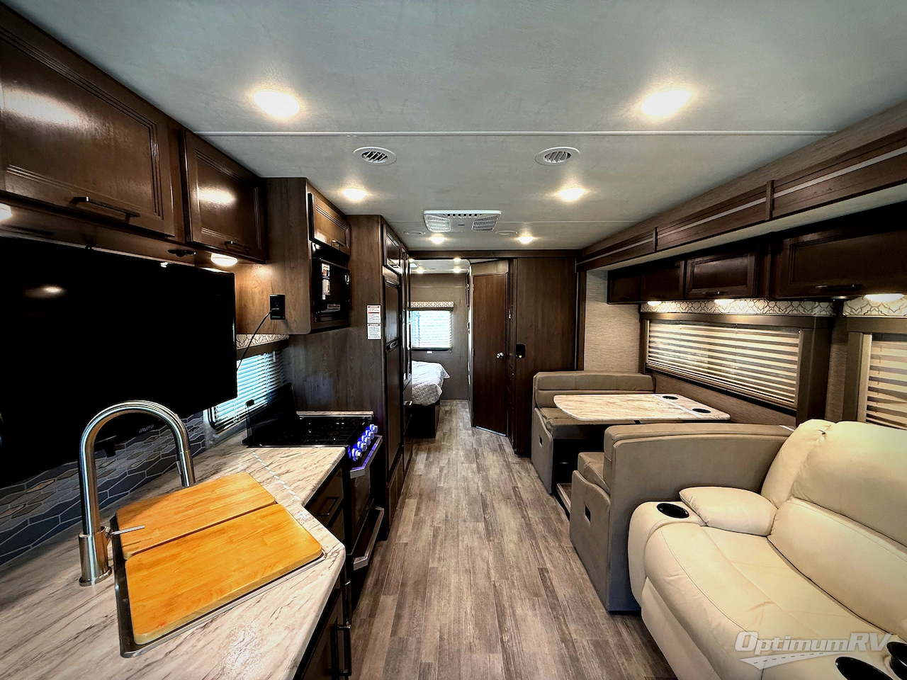 2021 Thor Freedom Traveler A27 Photo 4