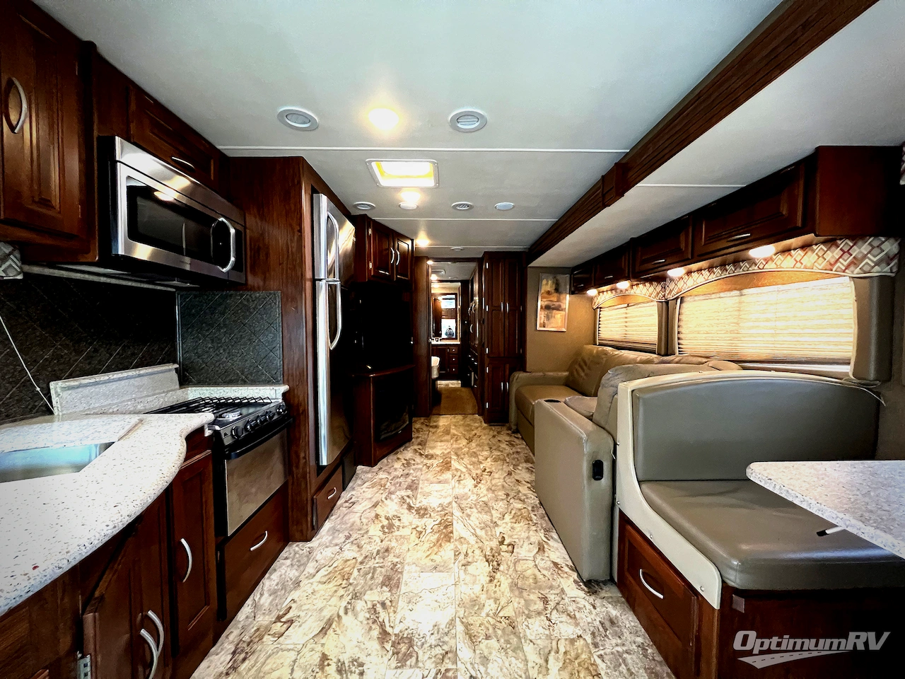 2016 Coachmen Mirada 35LS Photo 2