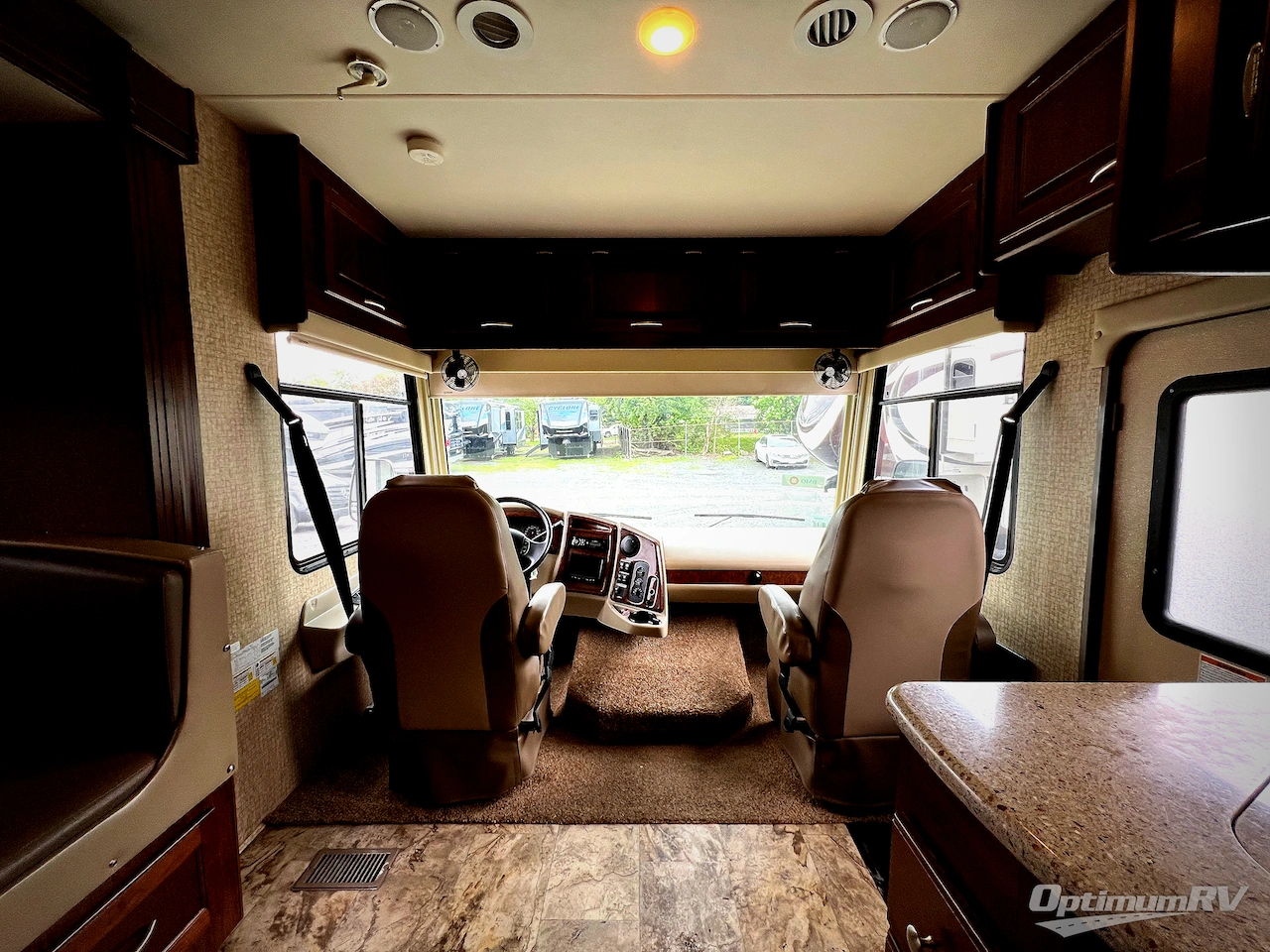 2016 Coachmen Mirada 35LS Photo 4