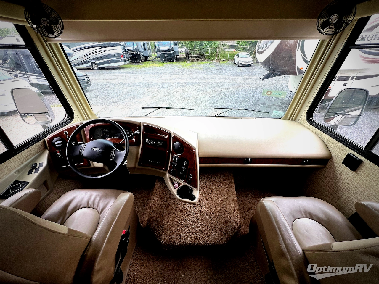 2016 Coachmen Mirada 35LS Photo 5