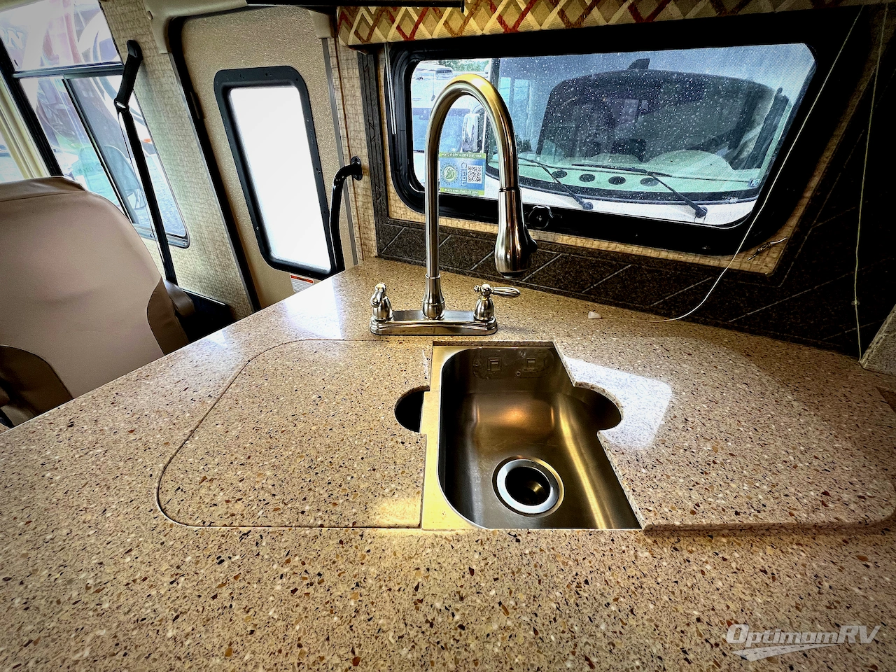 2016 Coachmen Mirada 35LS Photo 7