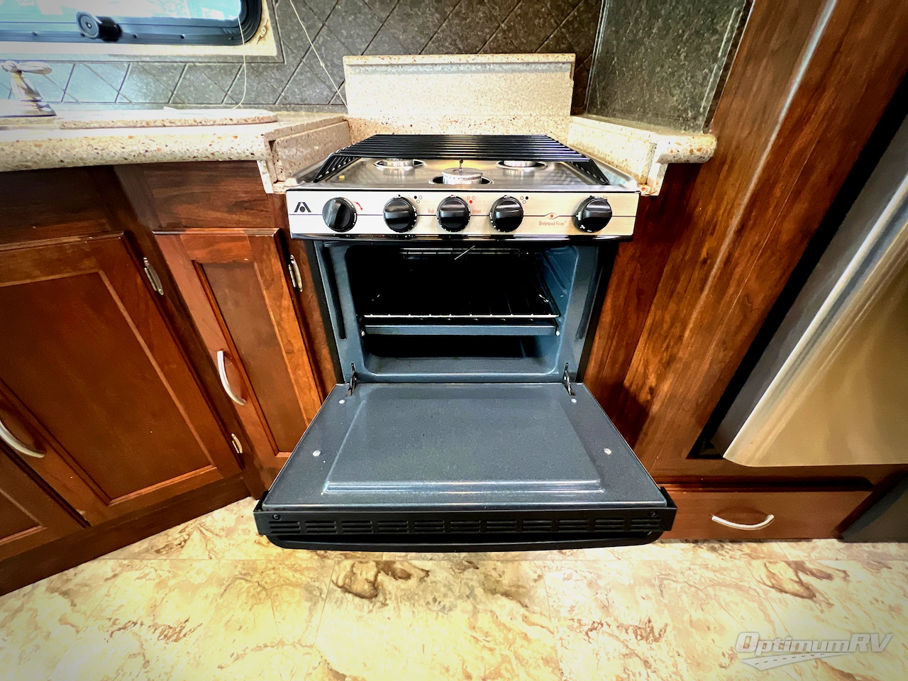 2016 Coachmen Mirada 35LS Photo 8