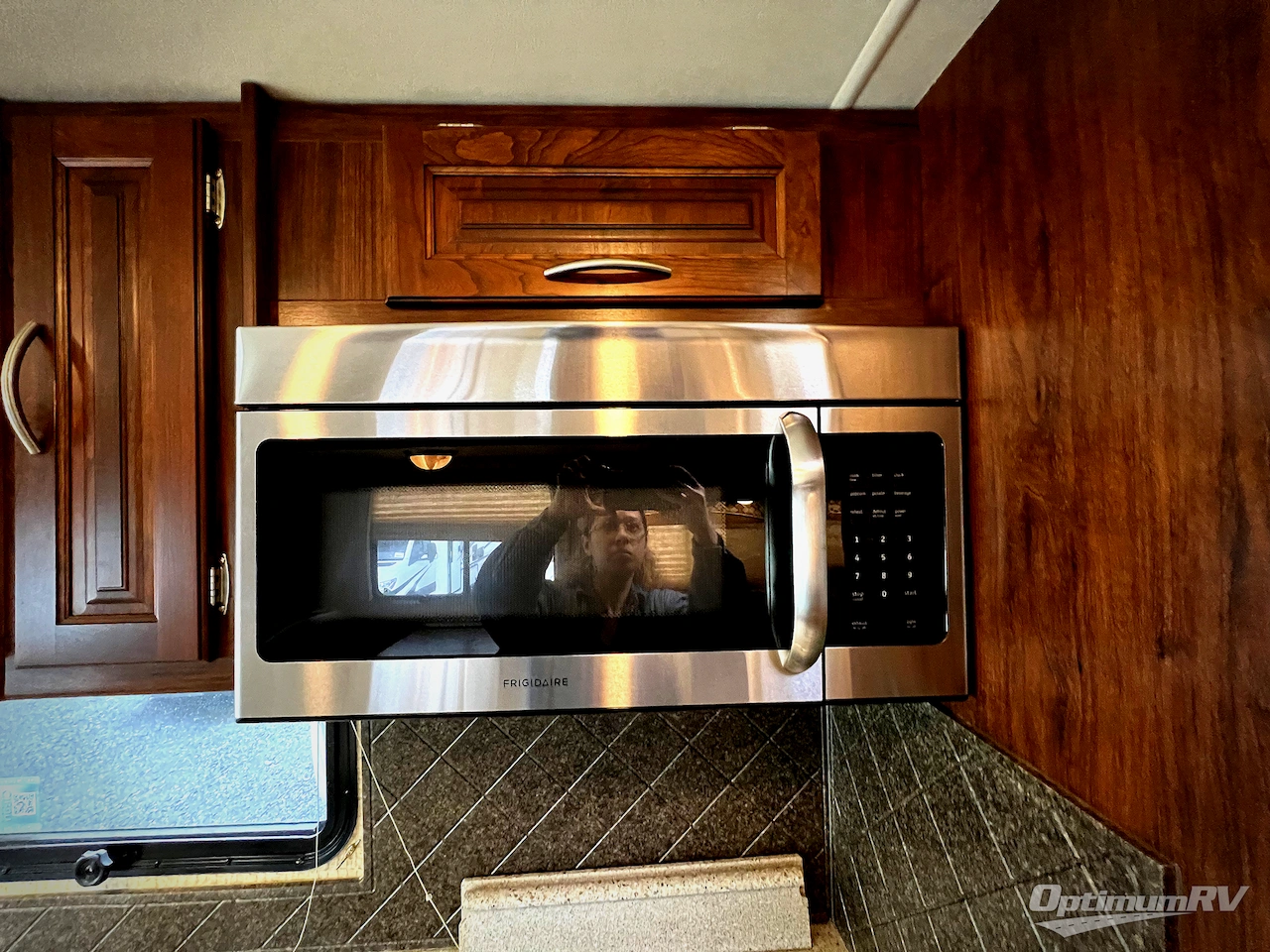 2016 Coachmen Mirada 35LS Photo 9