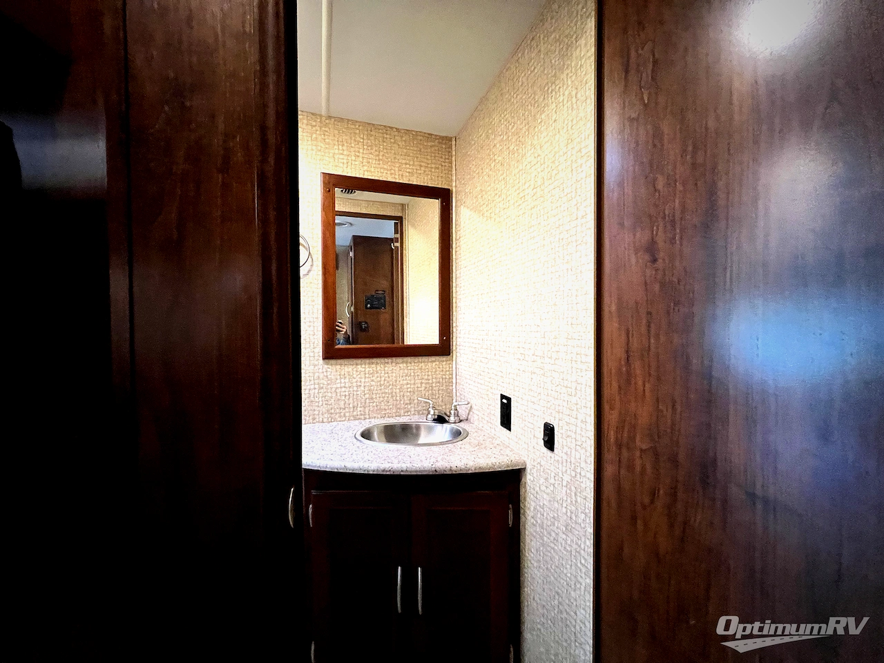 2016 Coachmen Mirada 35LS Photo 16