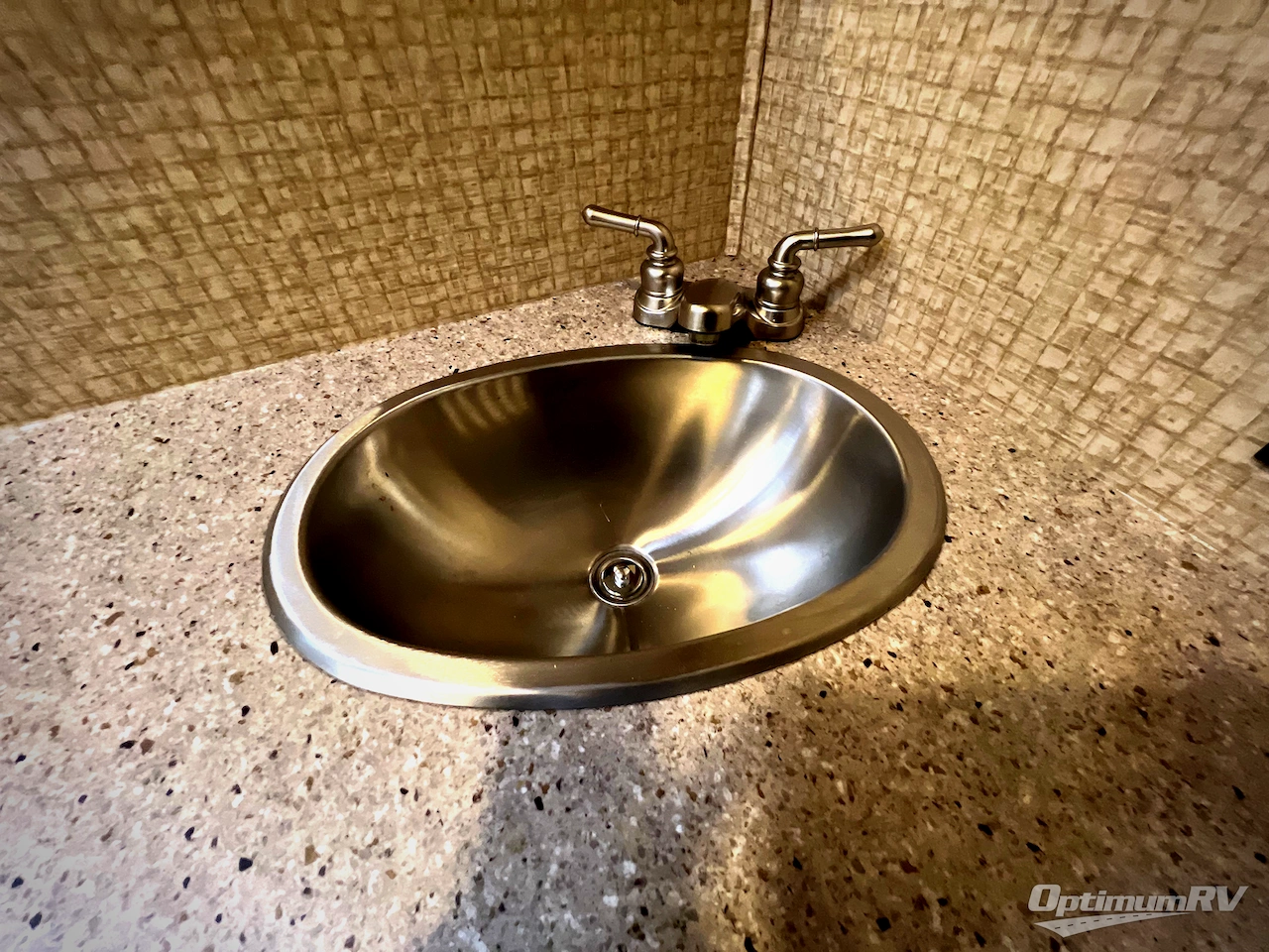 2016 Coachmen Mirada 35LS Photo 18