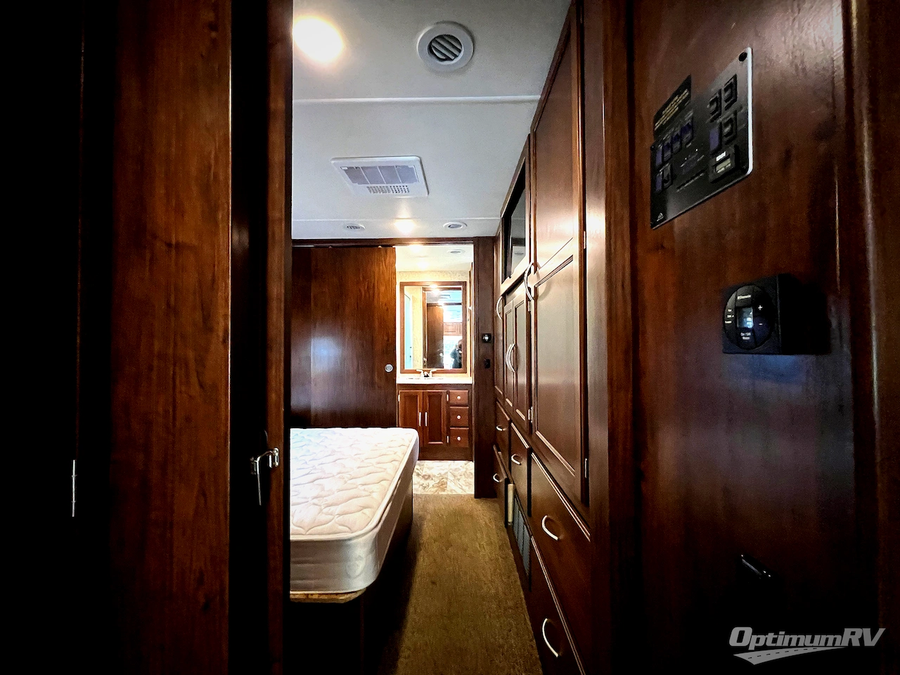 2016 Coachmen Mirada 35LS Photo 20